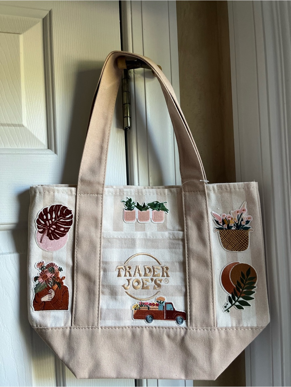 ✨ Trader Joe’s Desert Sand Striped "Farmer's Market Blooms" Mini Tote Bag 💐 🪴🌞✨ - Picture 2 of 4